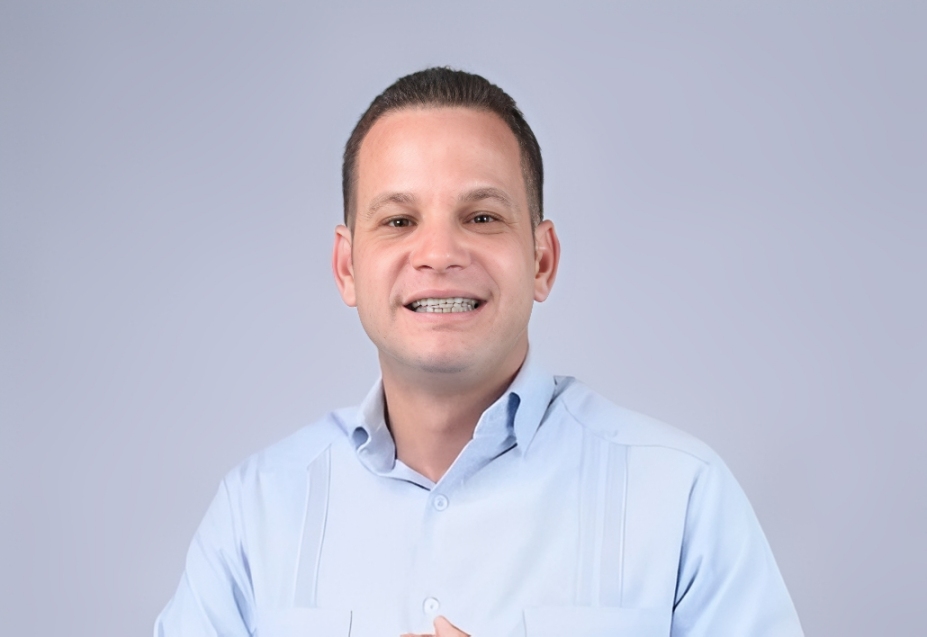 El alcalde Carlos Melo destaca el éxito del torneo de softball organizado por la Confraternidad de Iglesias Evangélicas de Quisqueya