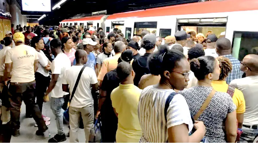 Las fallas acumulada en el Metro de Santo Domingo inquietan a la población