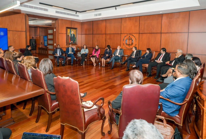 Poder Judicial y Hacienda acuerdan un incremento salarial y mejoras laborales para el personal judicial