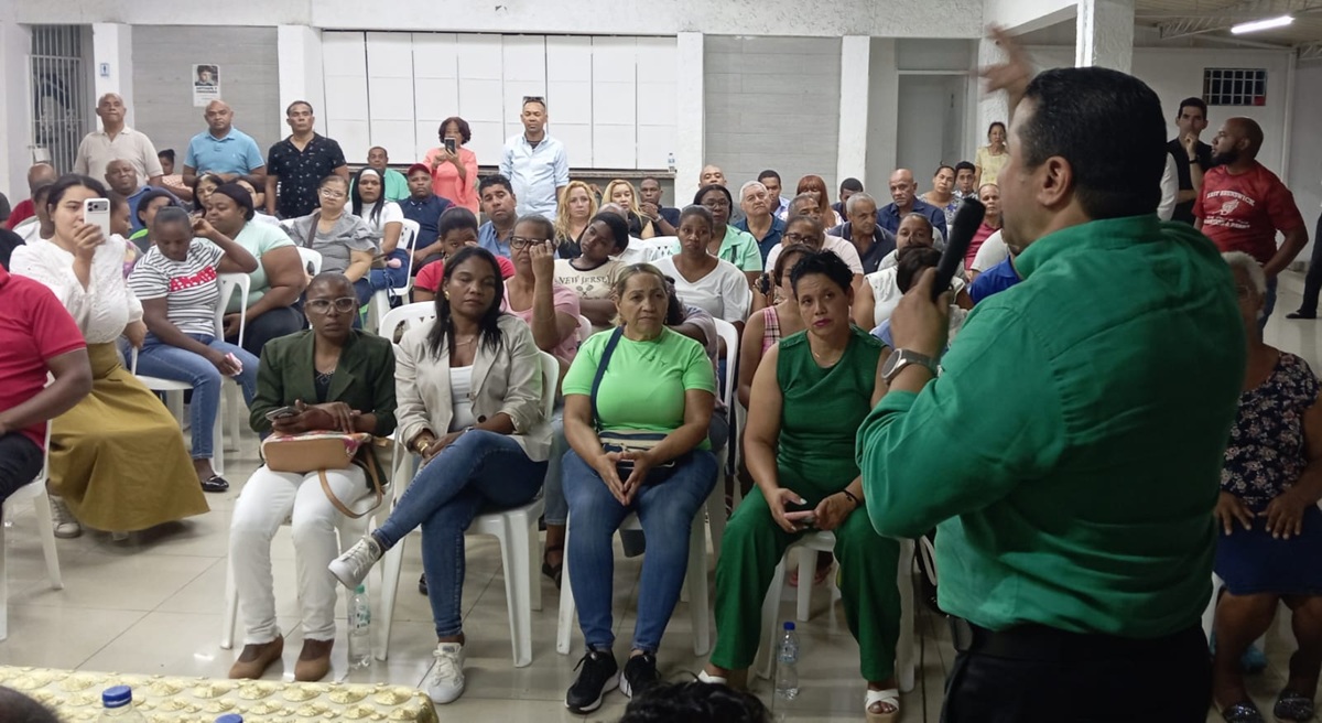 Dirigentes FP y comunitarios piden a Tobías Crespo asumir candidatura a la ADN