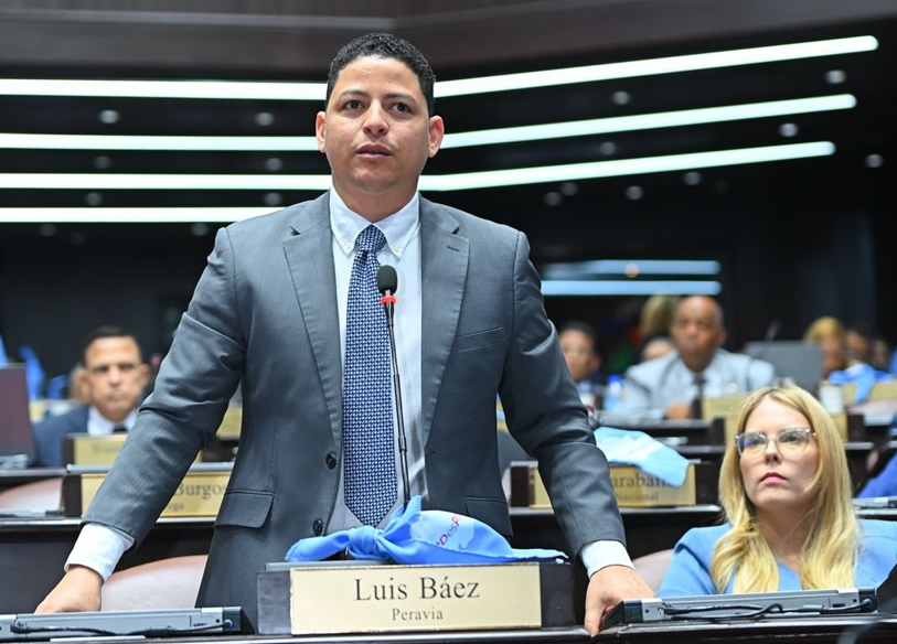 Diputado del PRM llama “fósiles y dinosaurios” a dirigentes tras propuesta de extender mandatos internos