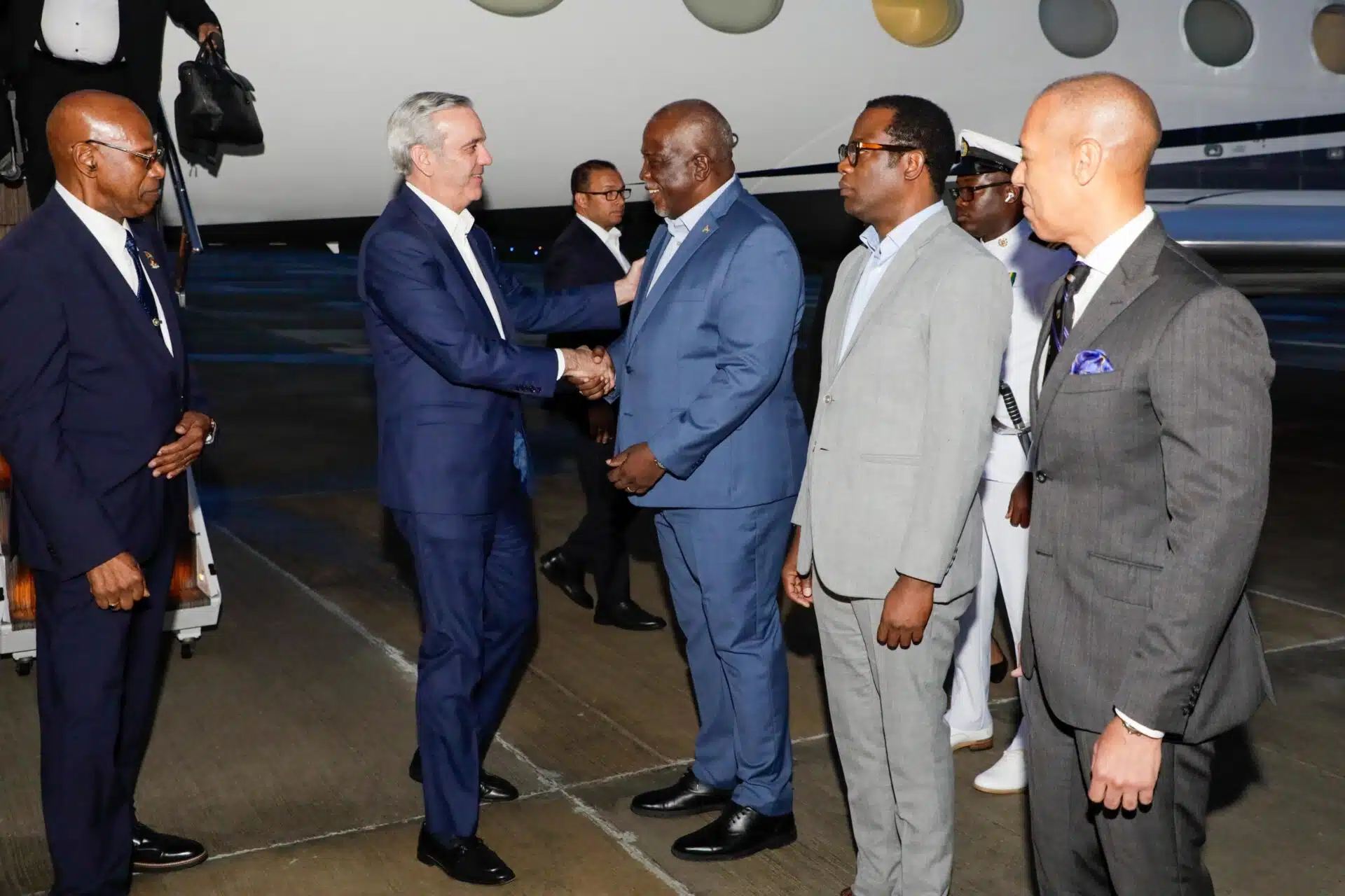 Abinader llega a Guyana para fortalecer acuerdos en energía y comercio