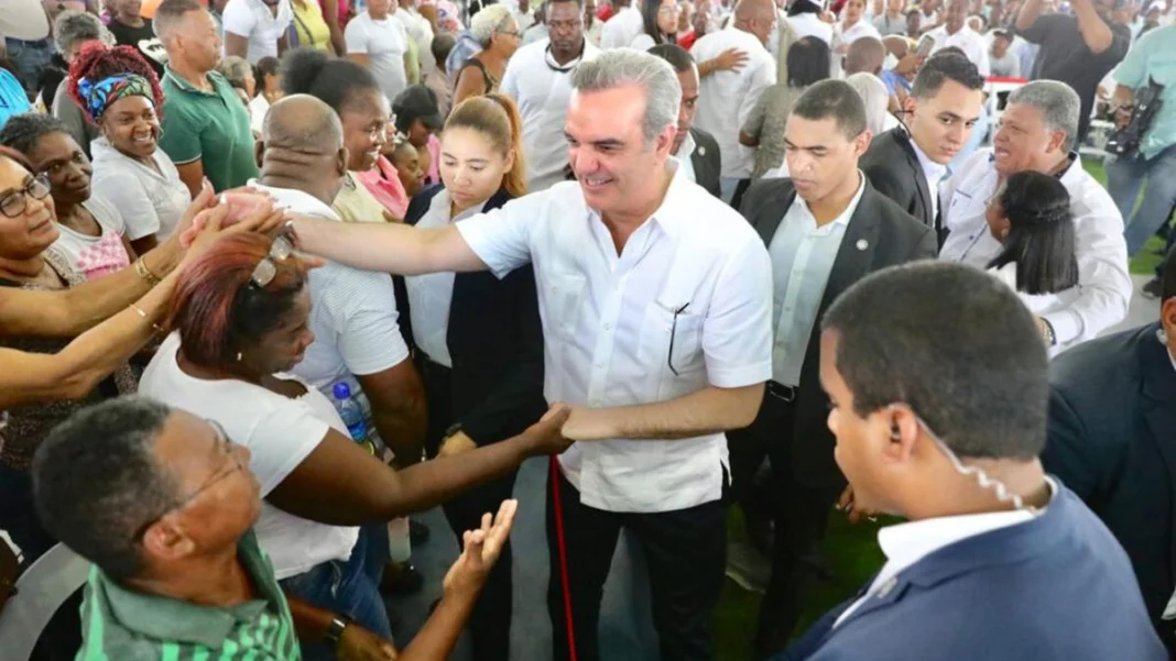 Abinader entregará títulos de propiedad y tres techados escolares