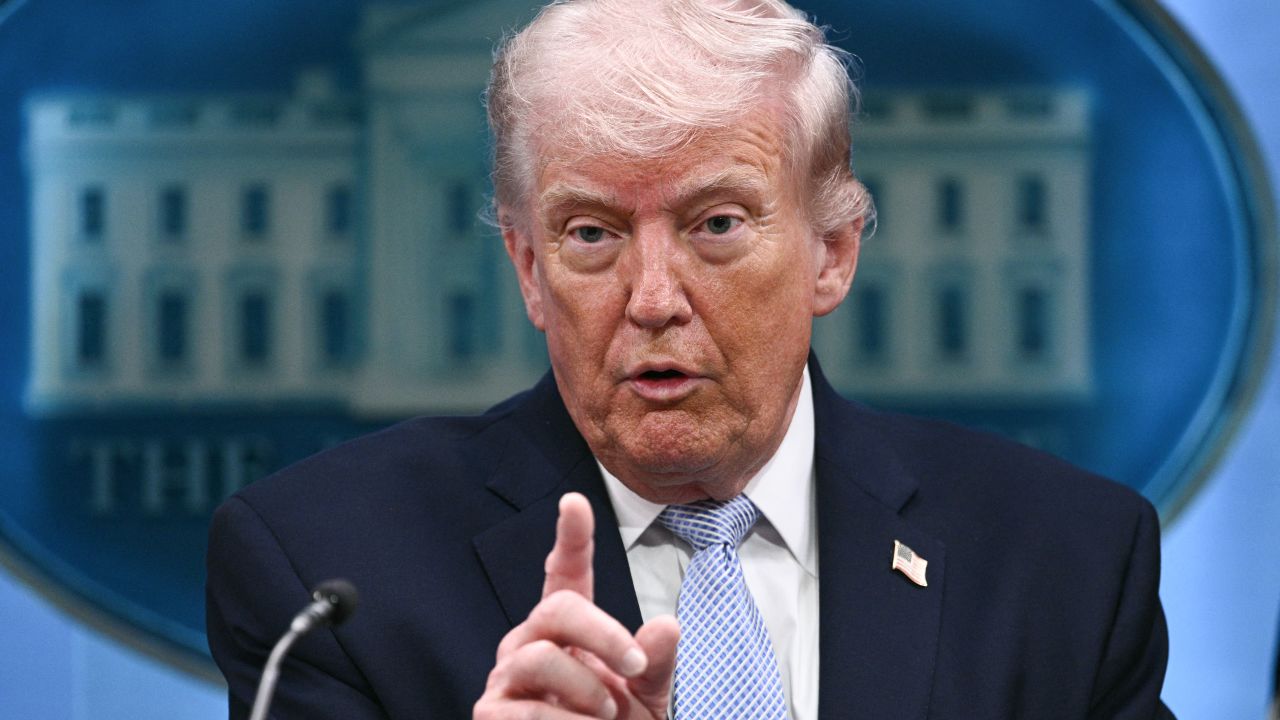 Trump amenaza con «borrar de la faz de la Tierra» a Irán si ataca buques estadounidenses