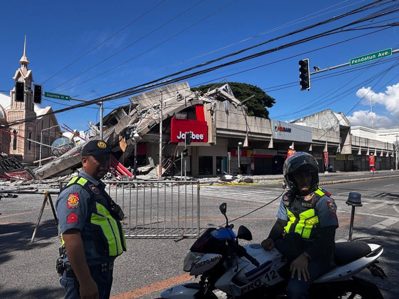 Un fuerte terremoto de magnitud 7,8 sacude Filipinas y Japón emite alerta por tsunami