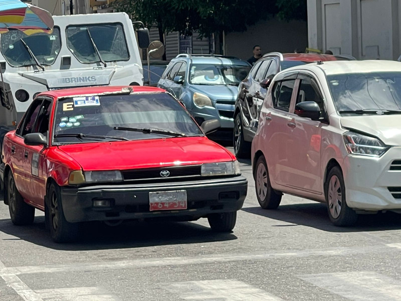 Queda sin efecto aumento del pasaje en Santiago; Intrant y CNTT acuerdan mesa de diálogo