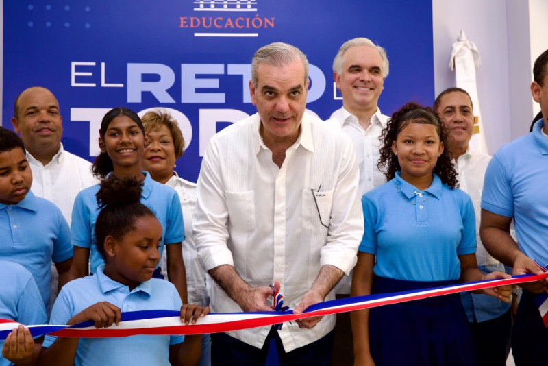 Presidente Abinader entrega varias obras en Los Alcarrizos