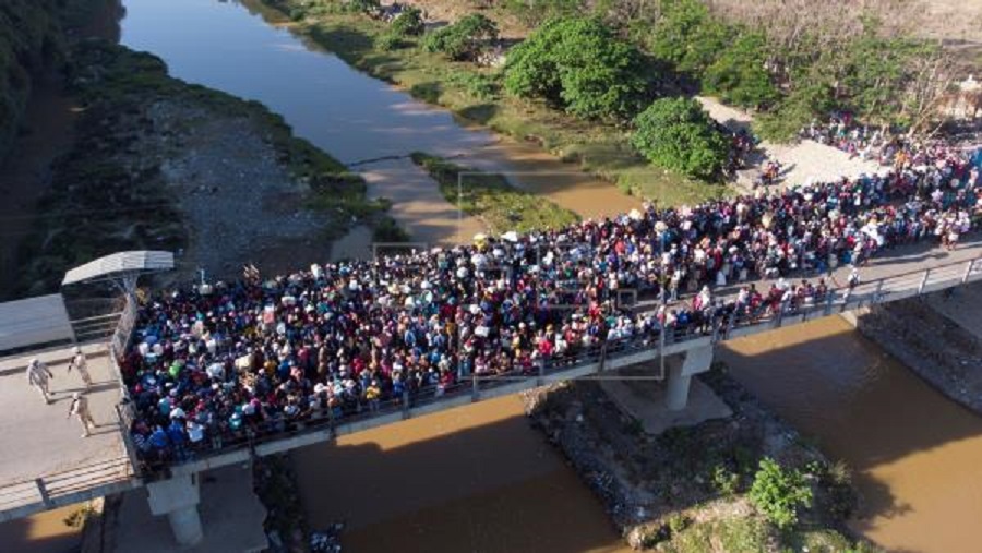 Transportistas haitianos bloquean acceso al puente binacional en rechazo a nuevo cobro municipal