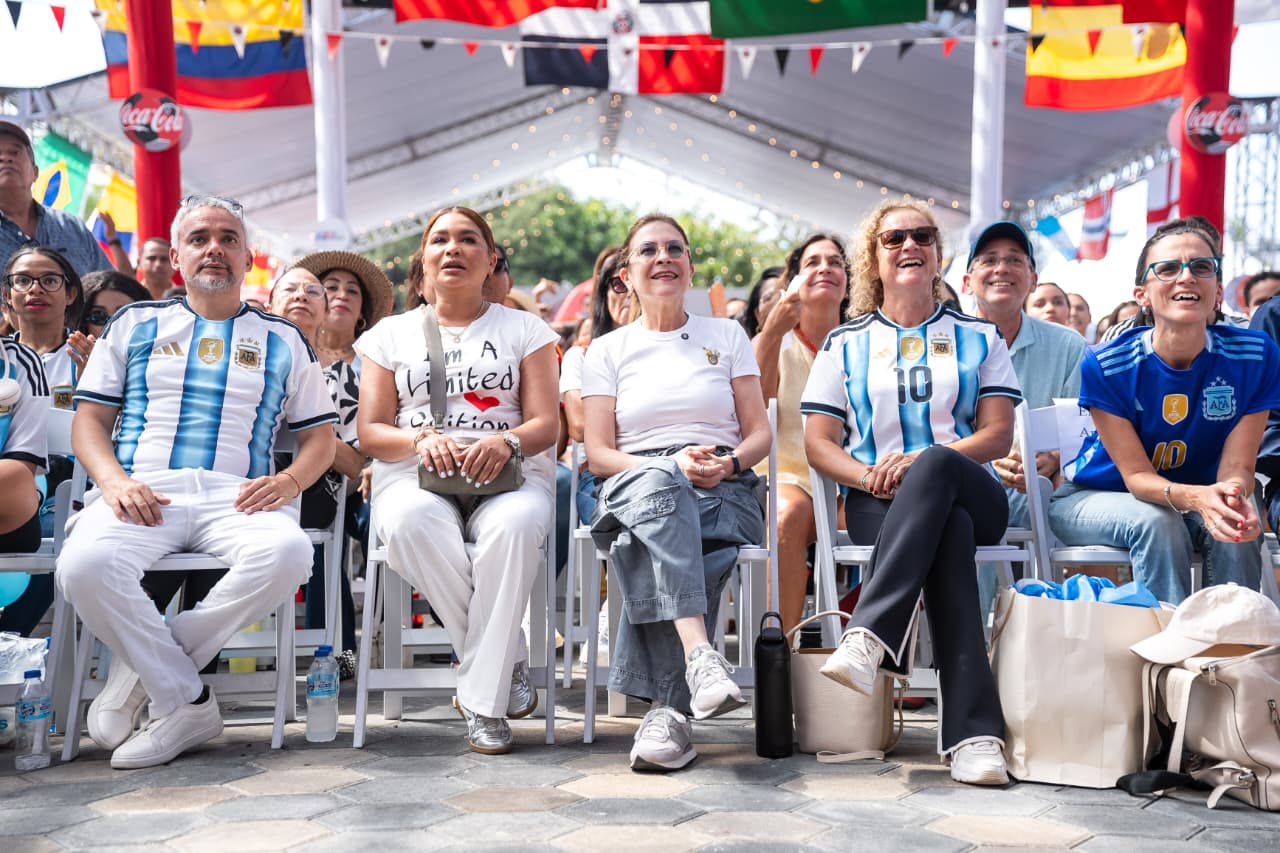 Carolina celebra la gran final de la Copa Mundial de Fútbol en el Malecón Deportivo