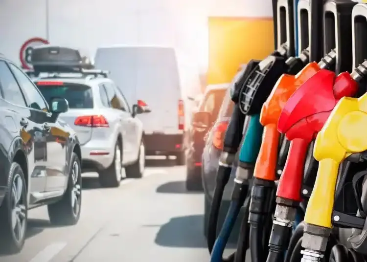 Gobierno congela precios de las gasolinas, GLP y el gasoil