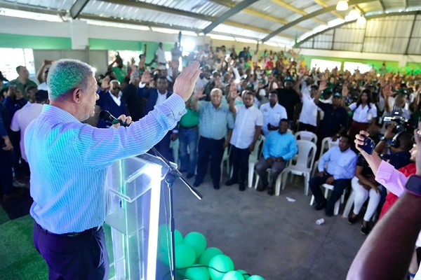 Leonel: “El PRM está viniendo a la Fuerza del Pueblo y eso está ocurriendo en todo el país”