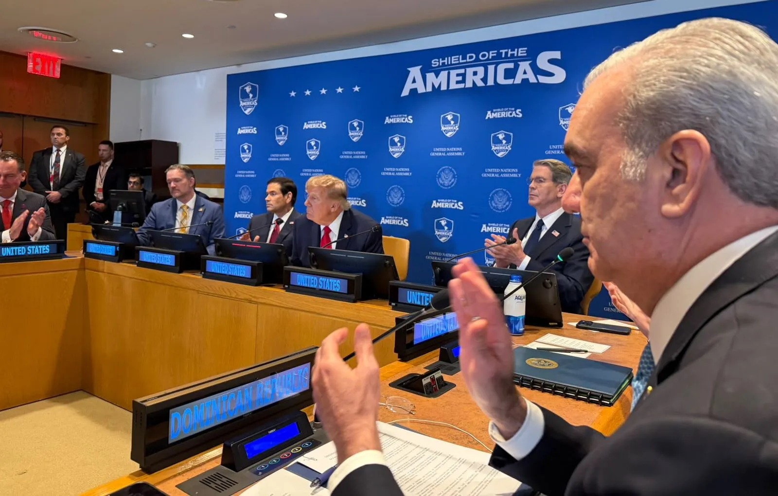 Abinader se reúne con Trump y líderes regionales por la seguridad hemisférica
