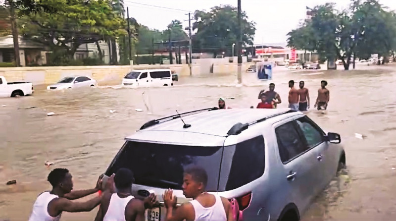 Indomet alerta por fuertes lluvias y posibles inundaciones en el Gran Santo Domingo